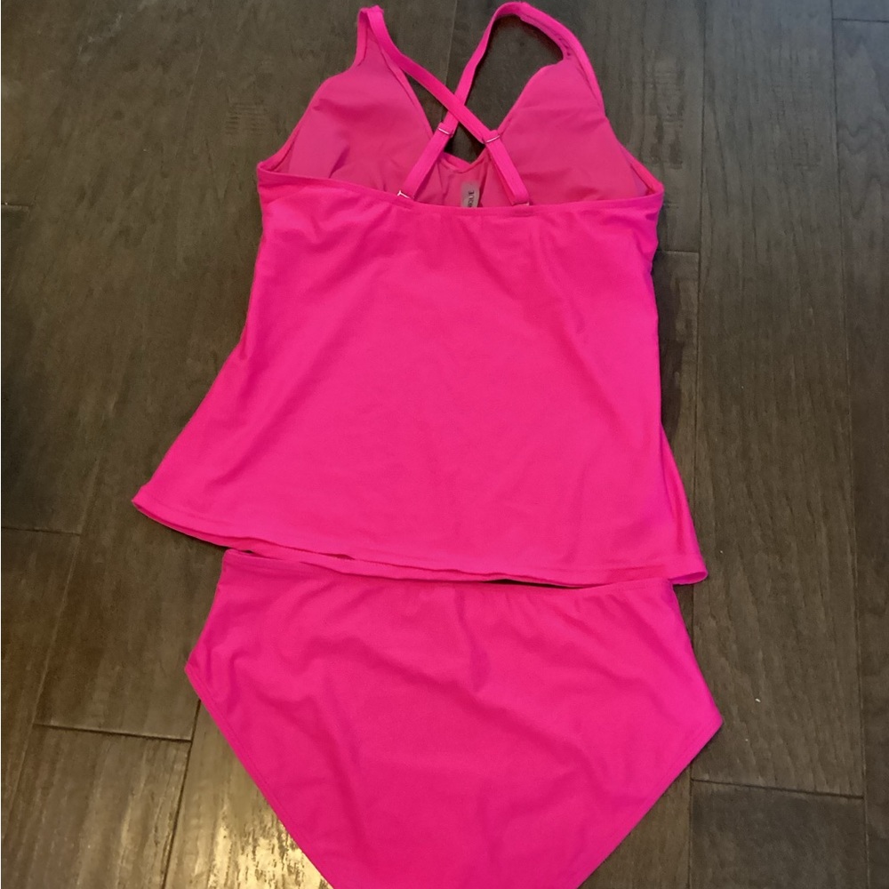 Women’s Large Pink Tankini Swimsuit in Hot Pink w/criss cross top - Picture 5 of 6